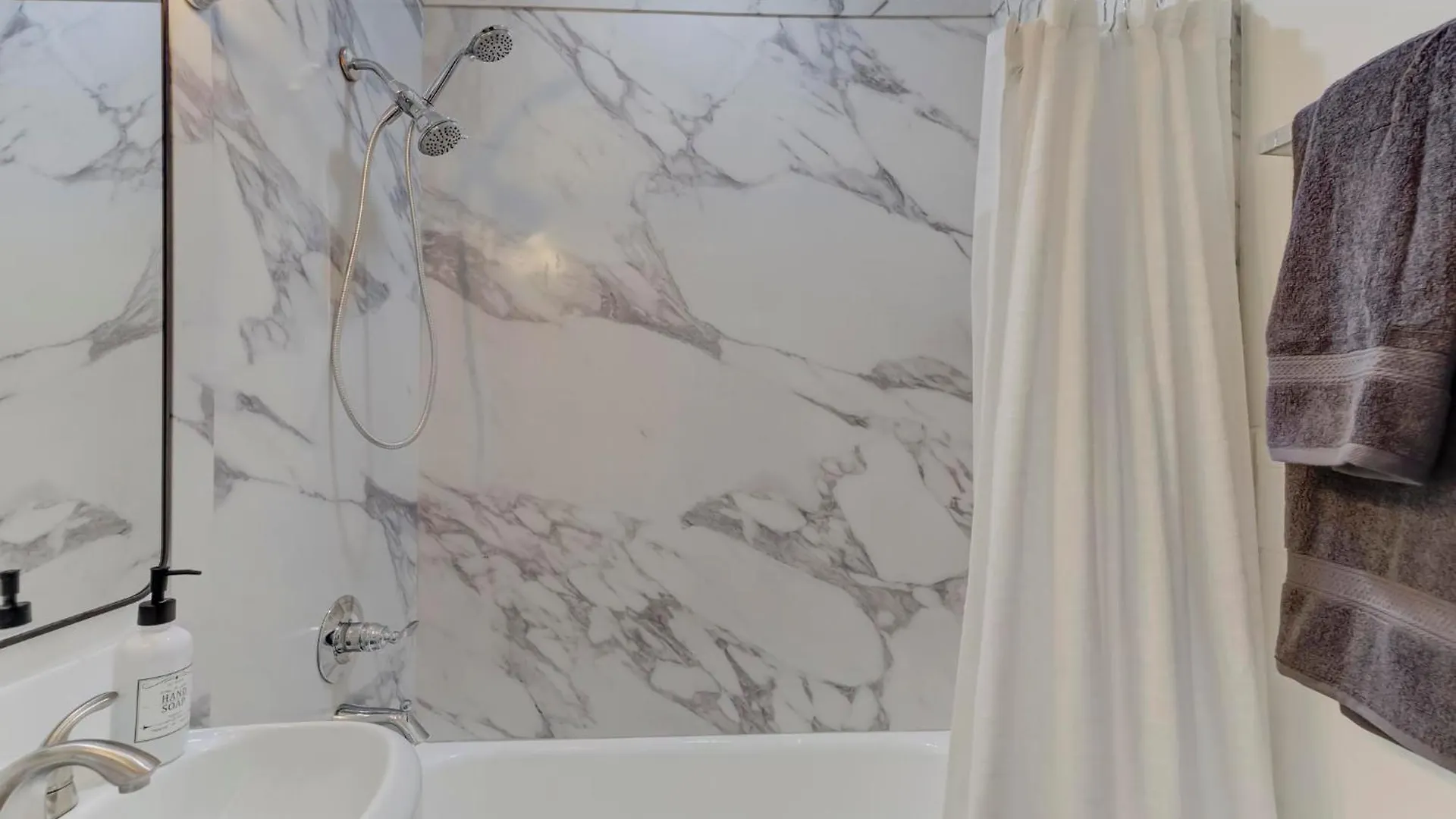 Charming Cooper-Young Flat In The Heart Of Memphis
